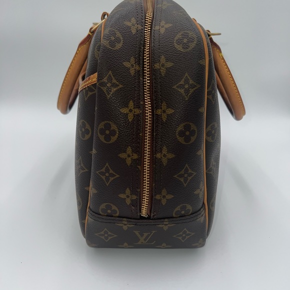 Authentic Louis Vuitton Monogram Deauville bag (Preowned) - Picture 6 of 16